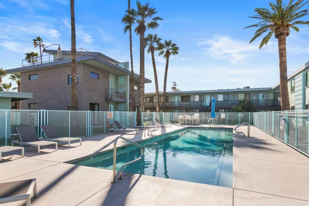 Micro Studio With Balcony & Pool View - Walk To Ot Scottsdale Eksteriør bilde